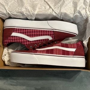 Vans women’s size 10 burgundy checkered platform sneakers